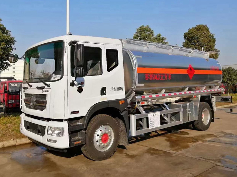 Tiga situasi ketika terdengar suara abnormal dari roda depan truk tangki bahan bakar selama berkendara yang harus Anda ketahui